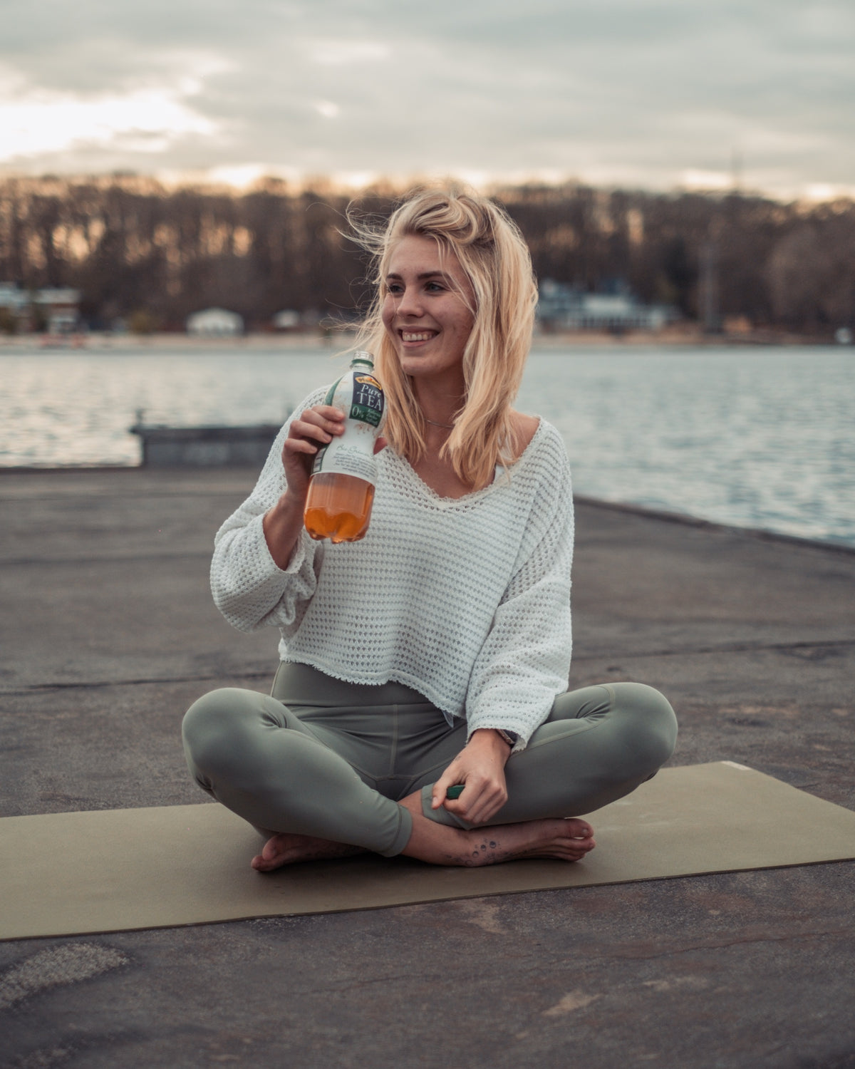 Beim Yoga am See